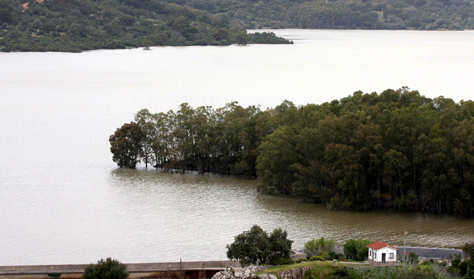 La Junta saca a licitación la toma flotante del embalse de Guadarranque por más de 1,5 millones