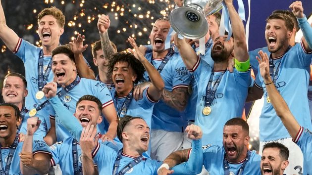 El Manchester City “presta” los trofeos de la temporada en la que consiguió el triplete al Girona del City Group