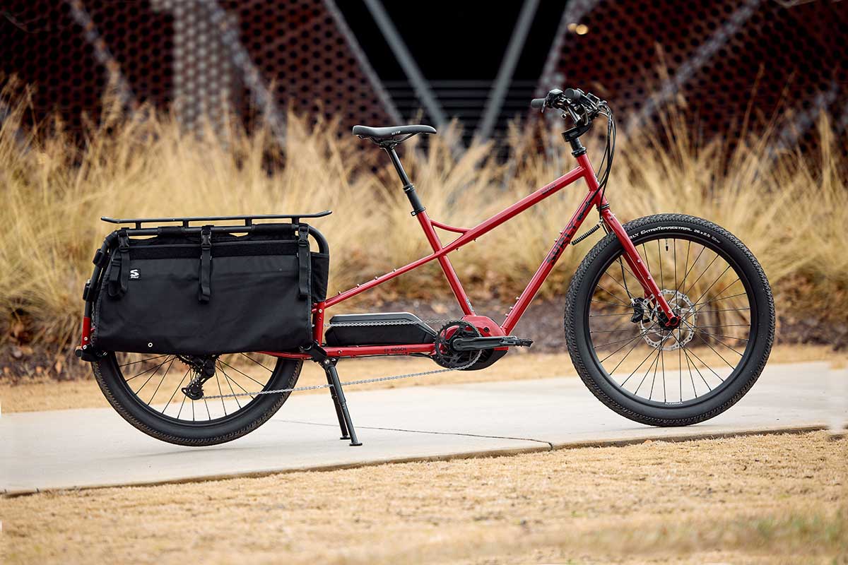 La bicicleta eCargo Surly Big Easy 2.0 actualizada se vuelve más cómoda y mejor en el transporte