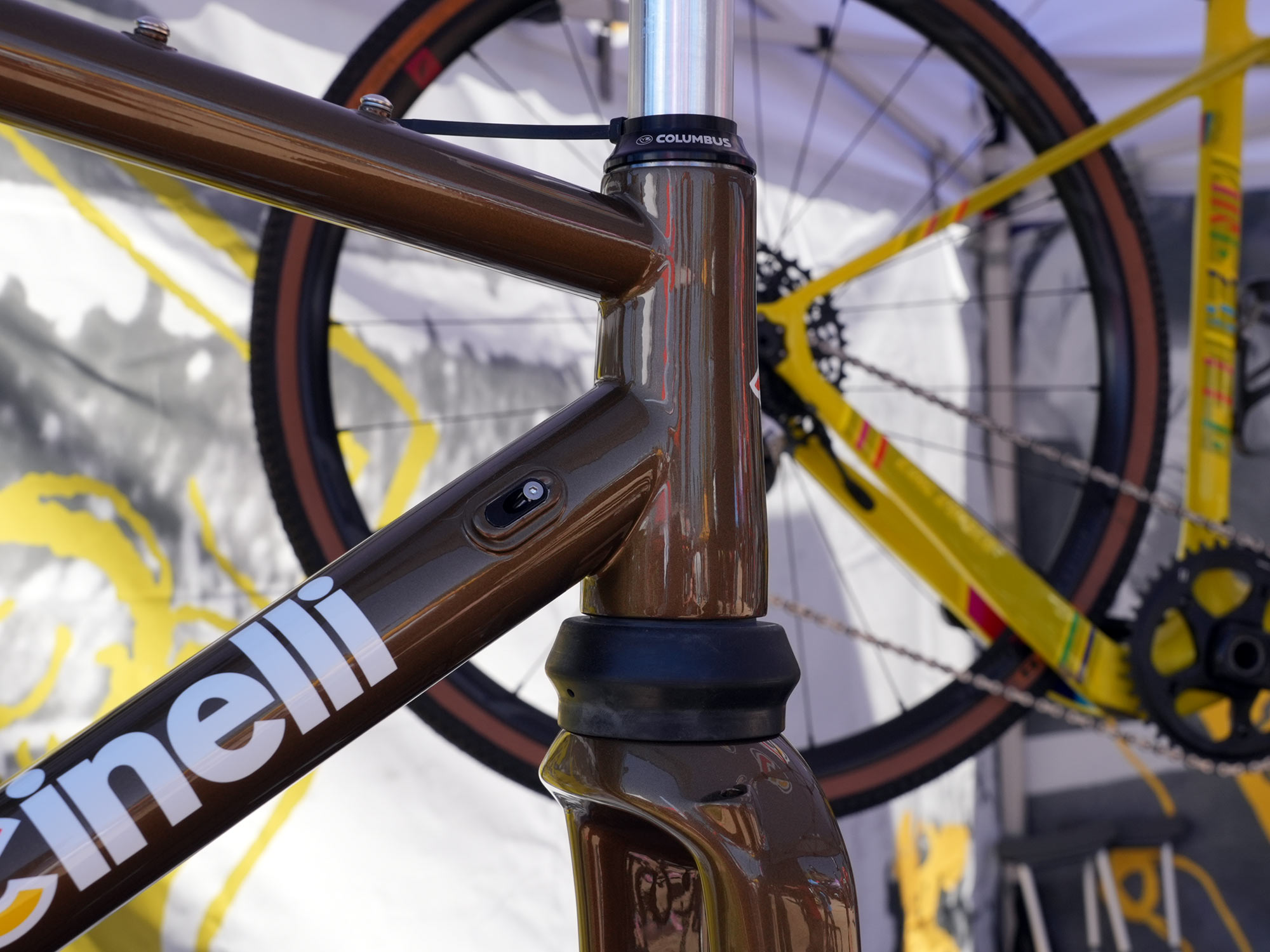 La bicicleta de gravel Cinelli Nemo obtiene suspensión integrada (¡y más!)