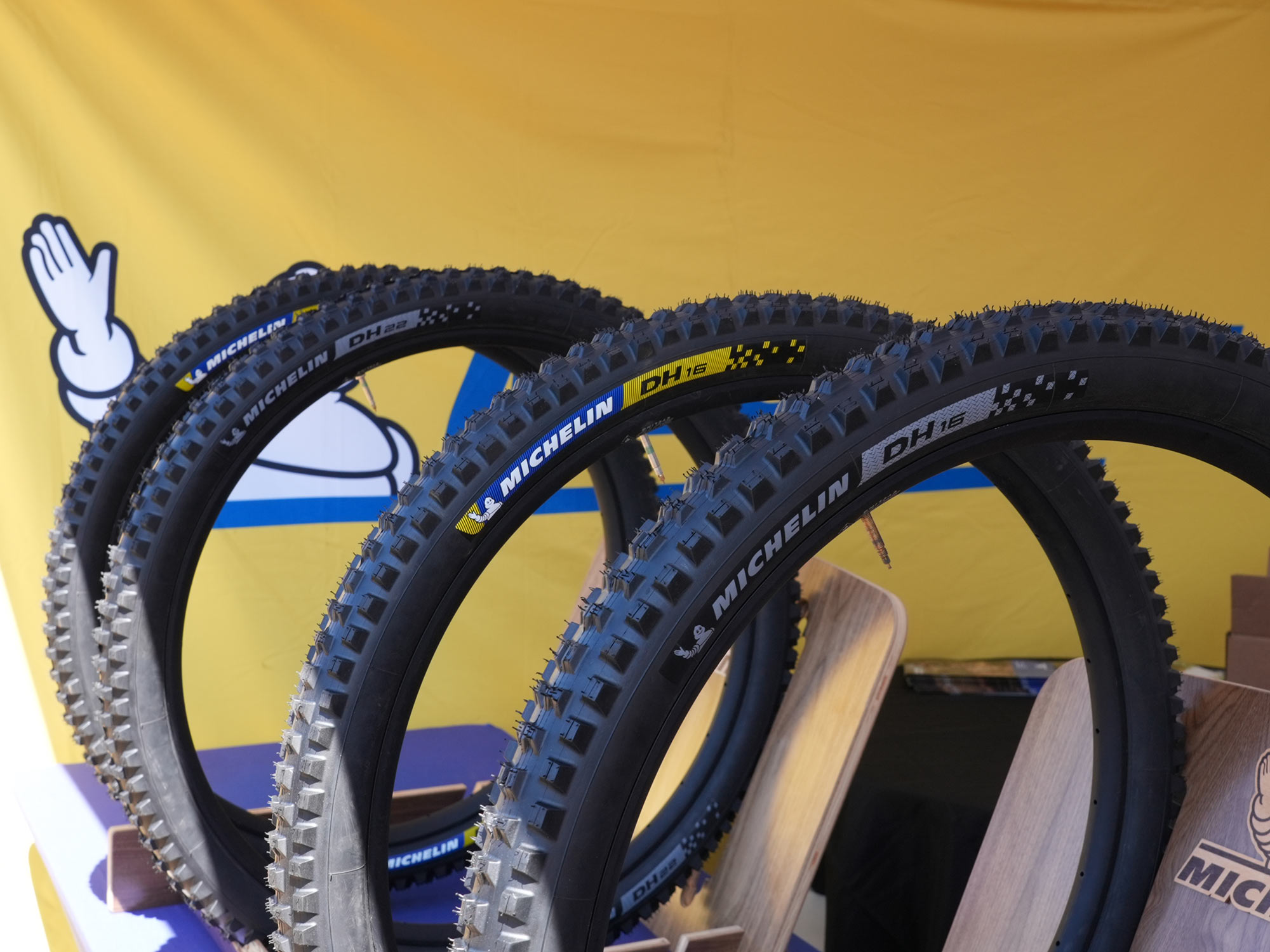 Los nuevos neumáticos Michelin DH son más rápidos, con mayor agarre y 160 g más ligeros