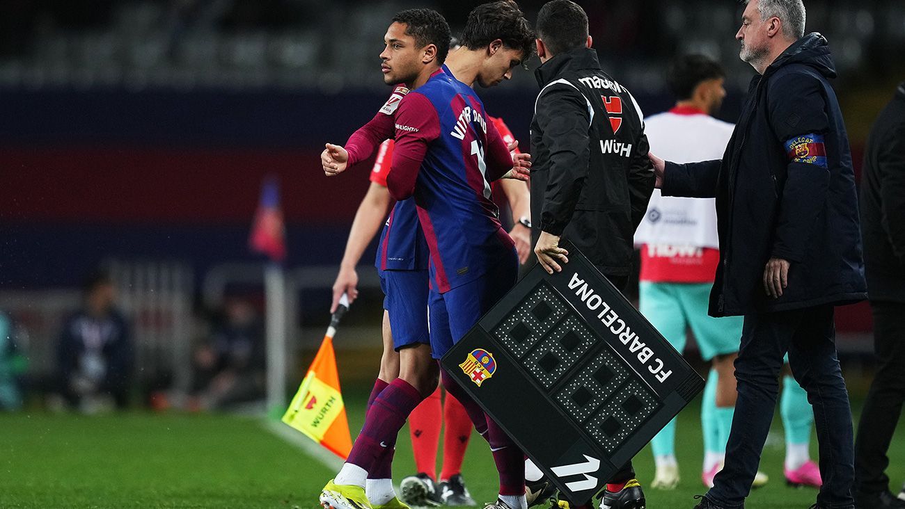 Situación de Vitor Roque: posible cesión y Xavi Hernández se enfrenta al delantero infrautilizado del Barcelona