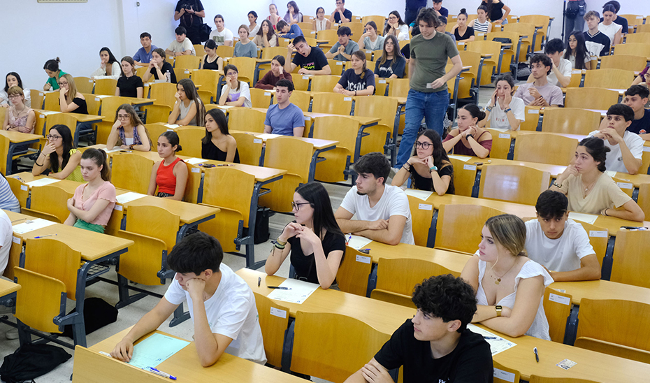 La prueba de acceso a la universidad en Andalucía registró en 2024 el mayor número de matriculados
