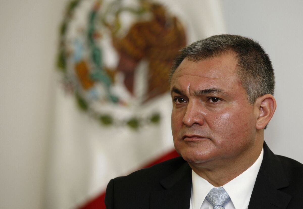 Judecătorul îl condamnă pe Genaro García Luna la 38 de ani de închisoare în Statele Unite
 – Știri din Spania