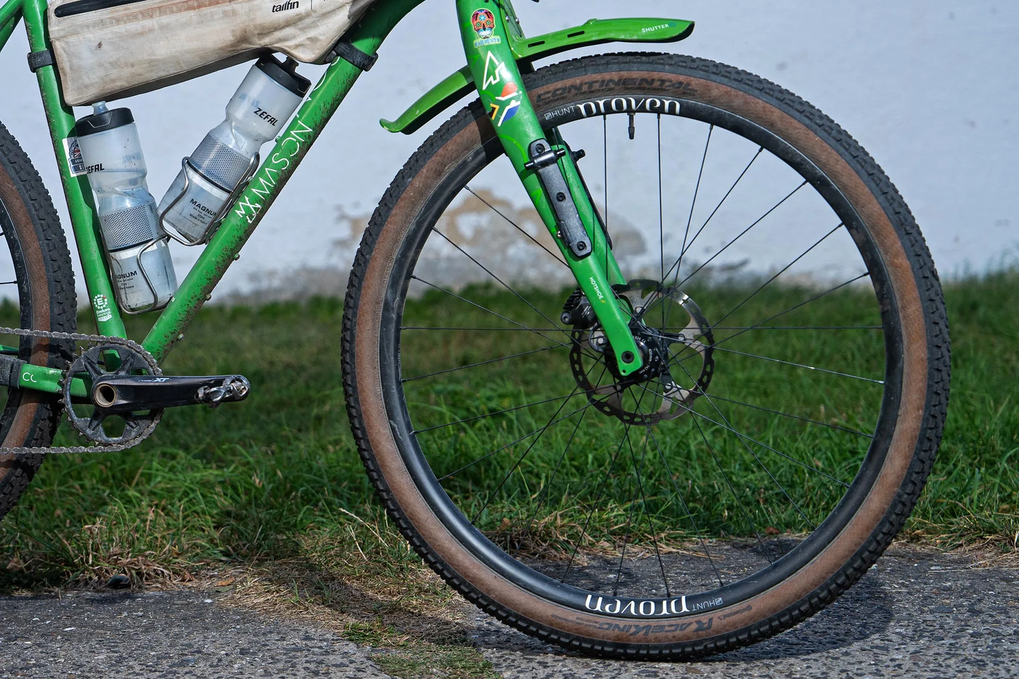 Las ruedas dinamo Hunt Proven Carbon XC son un sueño de potencia infinita para corredores de ultradistancia