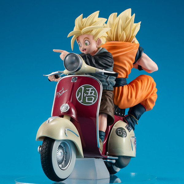 “Dragon Ball” Super Saiyans Goku y Gohan andan en bicicleta ♪ Su apariencia pacífica se convierte en una figura