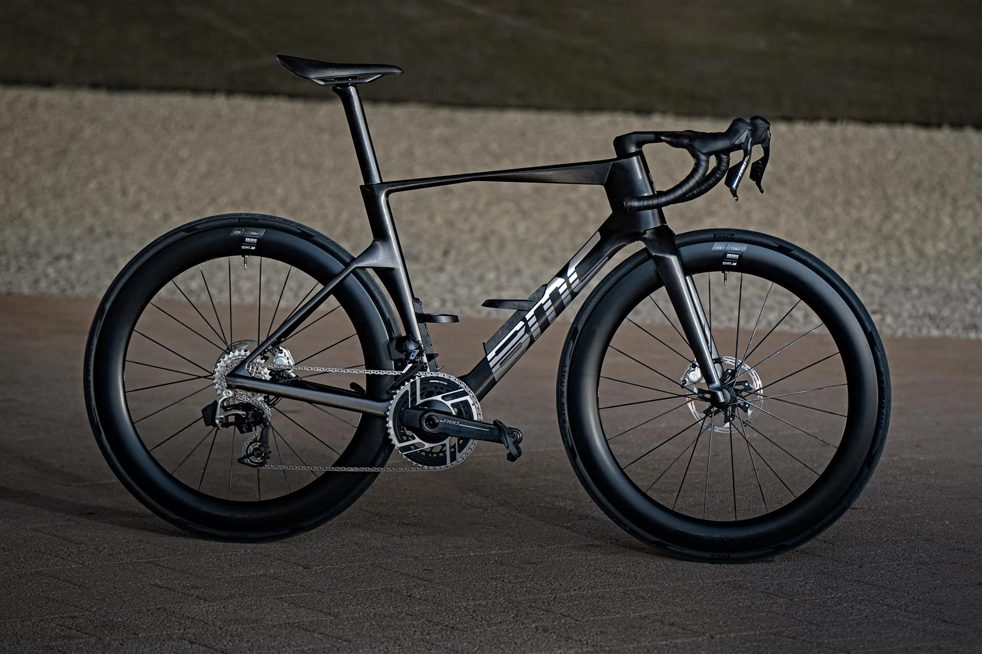 La última bicicleta de carretera premium Teammachine R Mpc de BMC es una obra maestra más asequible