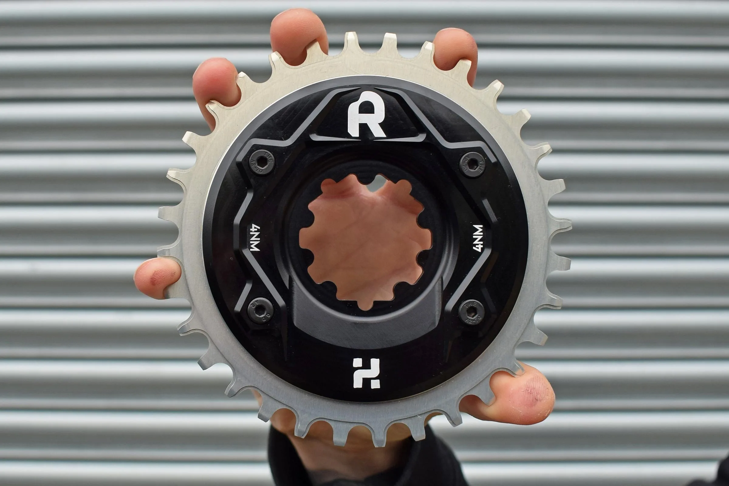 El amortiguador de cadena Rimpact suaviza los recorridos en MTB con resortes y elastómeros dentro de un plato