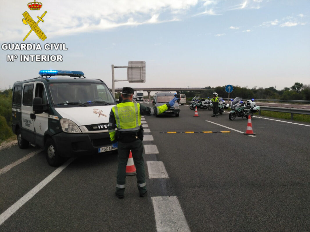 Garda Civilă interceptează un șofer cu 164 km/h pe un drum din provincia Valencia
 – Știri din Valencia
