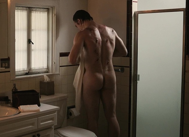 Nicholas Alexander Chavez Desnudo y Acciones Sexuales en Grotesquerie