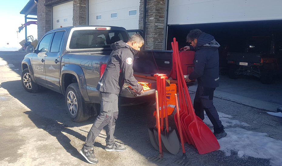 Socorristas del Servicio de Pistas de Sierra Nevada se unen a las labores de auxilio en Valencia