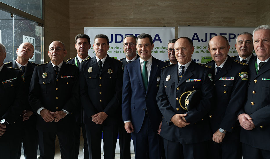 Moreno destaca el liderazgo, profesionalidad y entrega de la Policía Local en defensa de los andaluces