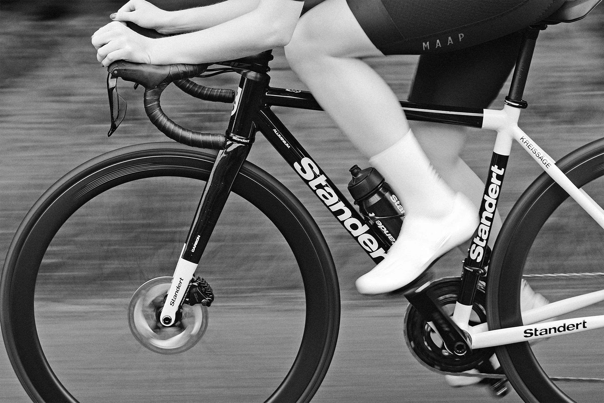 Bicicleta de carretera de aleación Standert Kreissäge mejorada con integración total y versiones asequibles