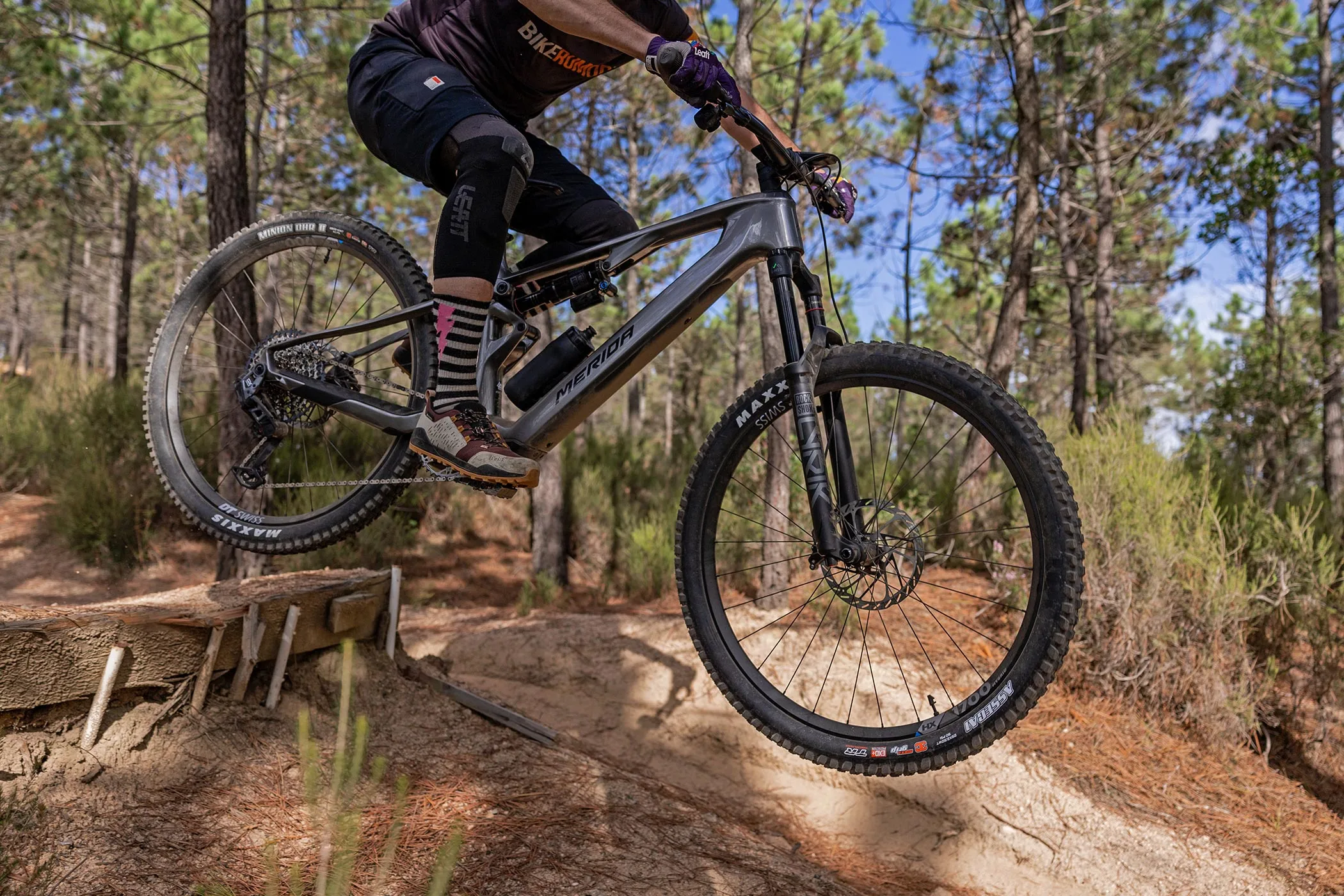 Revisión de Merida e160 SL eMTB: lo suficientemente liviano para andar como una bicicleta, pero siempre con las piernas frescas