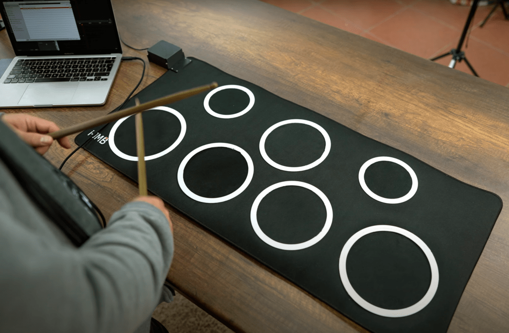 Transforma un pad de escritorio en una batería MIDI