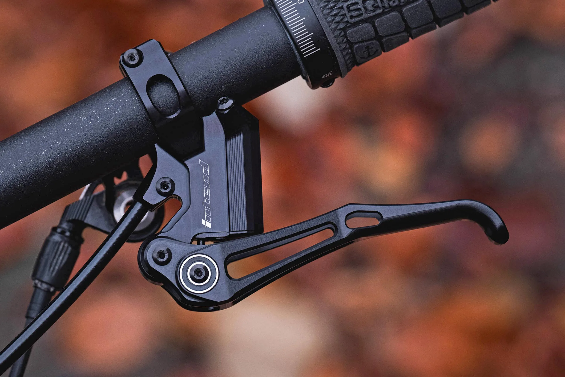 ¡Los frenos TriniTi MTB se lanzan hoy en la edición Ultra Limited Titanium Black Friday!