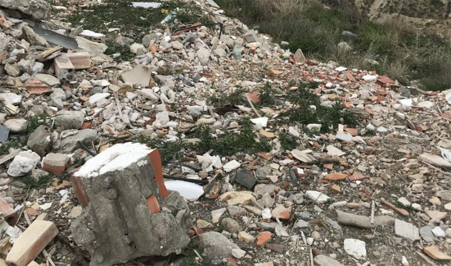 La Consejería de Sostenibilidad adjudica la obra de sellado del vertedero de Albox por 2,3 millones