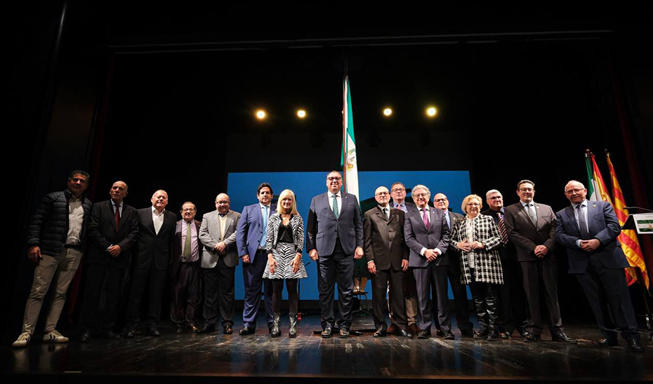 La Junta celebra el Día de la Bandera en Cataluña y ensalza la labor de las casas andaluzas