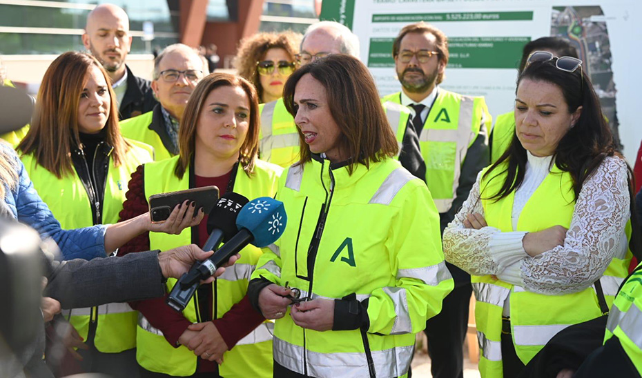 Comienza la construcción de la plataforma reservada para autobuses en la carretera de La Zubia