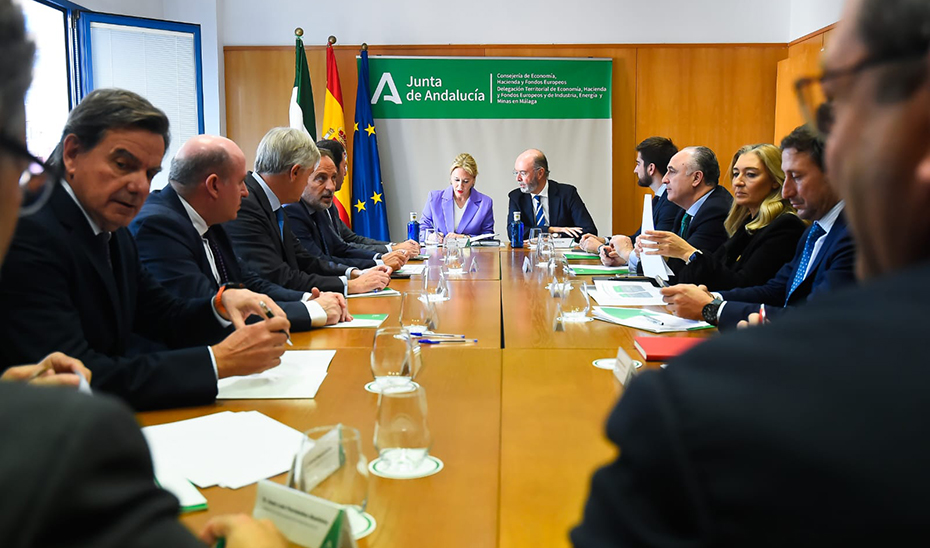 La Junta convenia con entidades bancarias facilitar el adelanto de incentivos a las pymes andaluzas