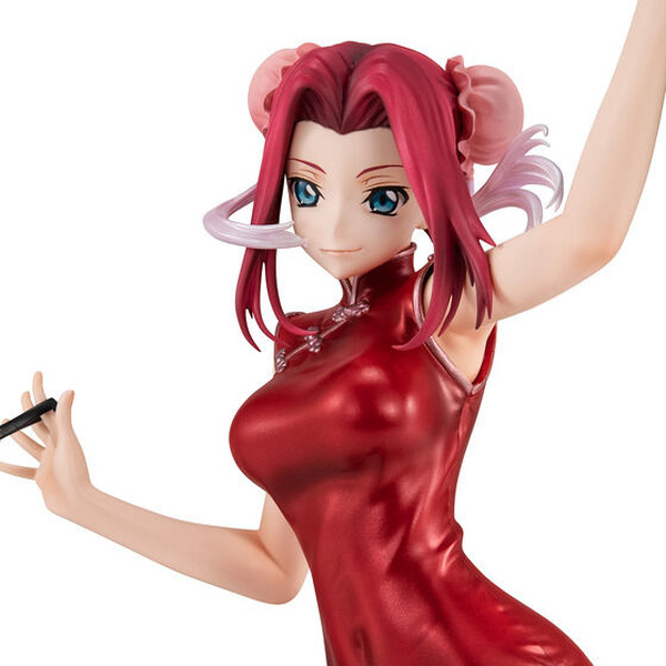 “Code Geass” Karen se infiltra en la Federación China vistiendo ropa china ♪ También aparece una figura llamativa con la cabeza en un moño