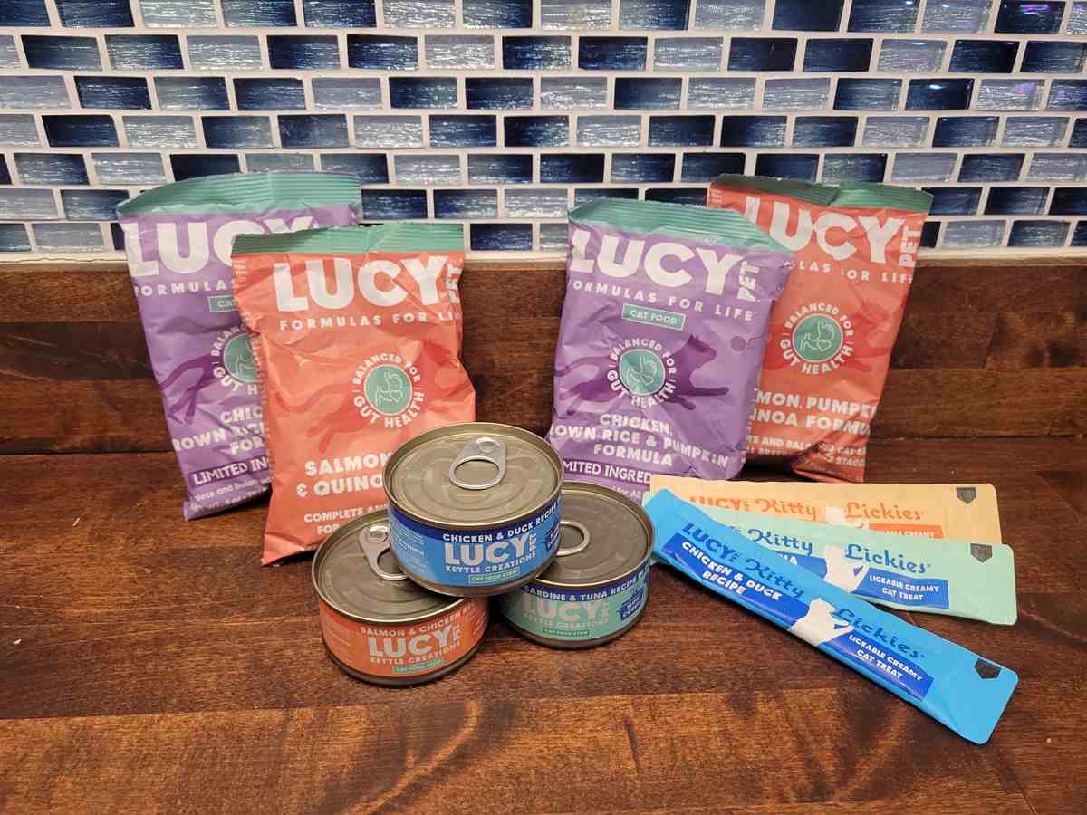 Revisión de comida para gatos Lucy Pet