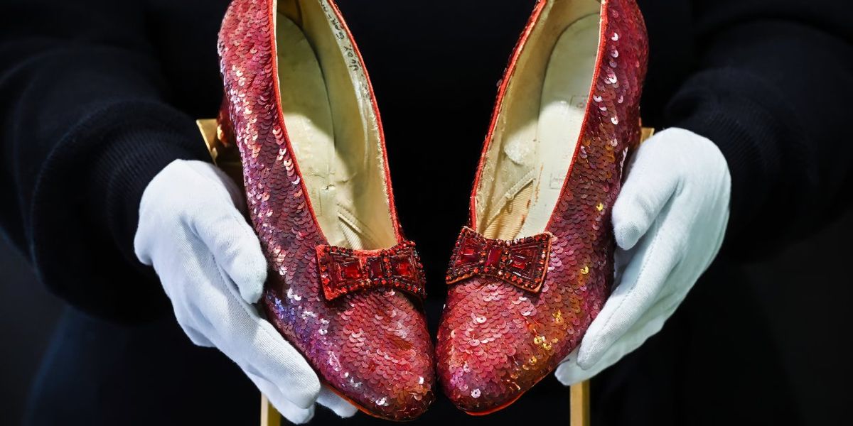 Las zapatillas Ruby vendidas por 32 millones de dólares fueron robadas y perdidas durante 13 años