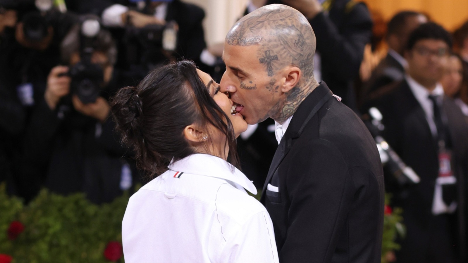 10 momentos incómodos de PDA de celebridades que desearíamos no tener que ver