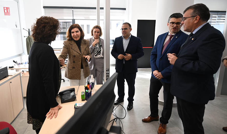 Empleo invertirá más de 3,3 millones en dos años en mejorar la red de oficinas del SAE en Granada