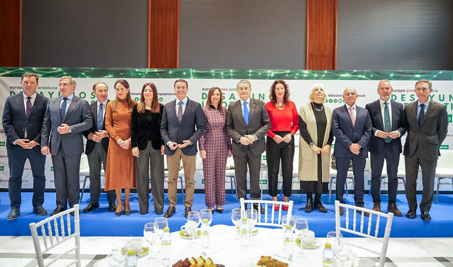 La Junta aporta 15 millones para que el puerto de Almería licite este año su integración con la ciudad