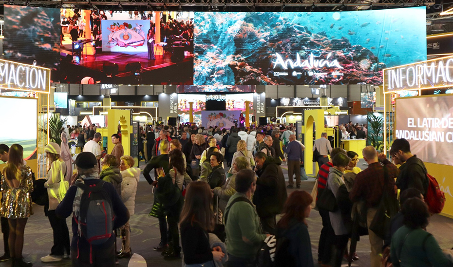 El expositor de Andalucía en Fitur se transforma en un pabellón de experiencias y emociones para el viajero potencial