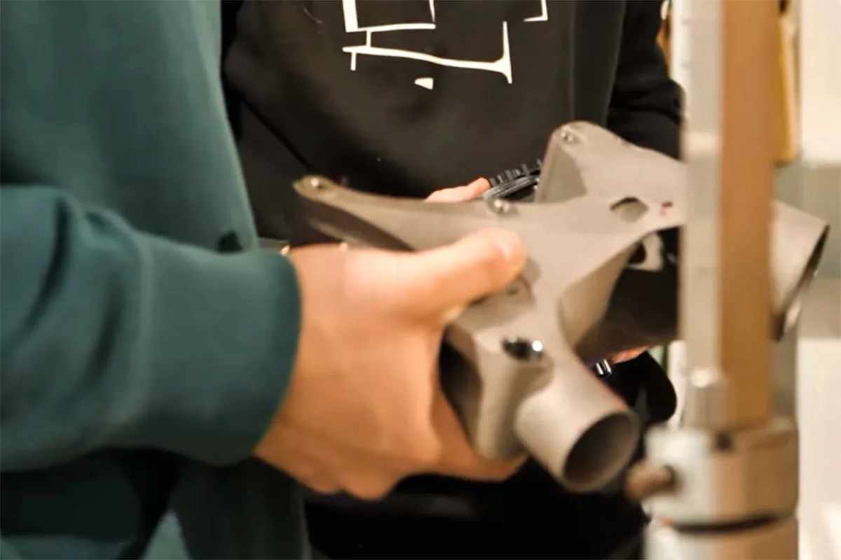 Atherton Tease A.200.G, un prototipo de bicicleta DH con caja de cambios de carbono y titanio impresa en 3D