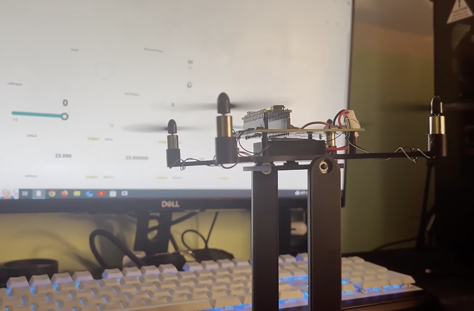Este fabricante diseñó un controlador de vuelo personalizado para su dron propulsado por supercondensadores