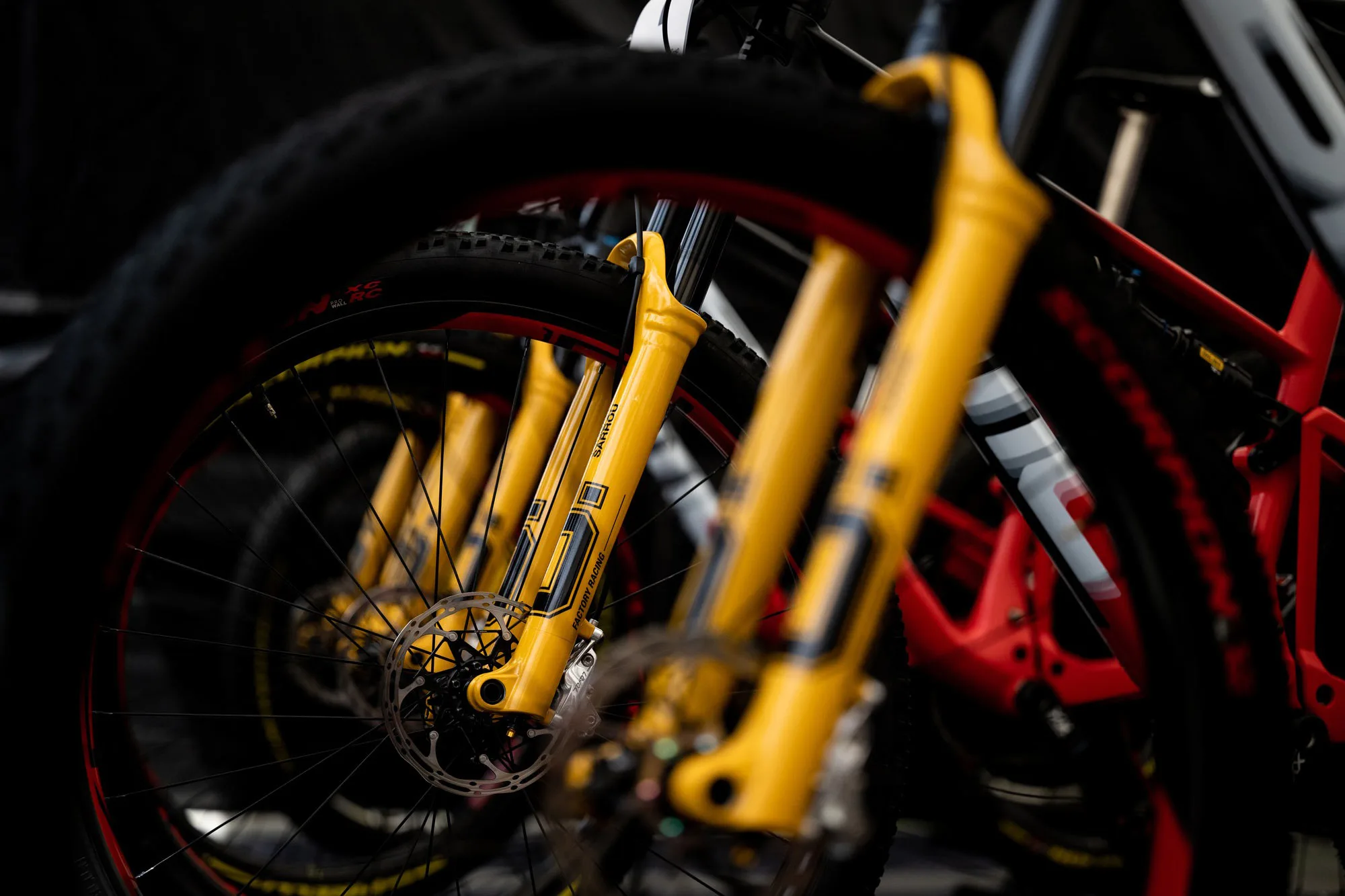 Brembo compra Öhlins, promete ‘la conversión de la innovación de la pista de carreras en productos de consumo’