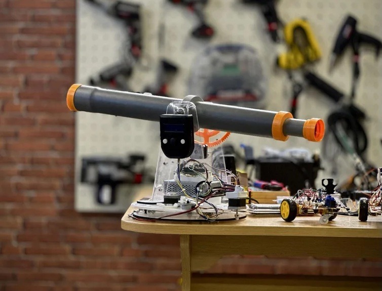 Este telescopio puede apuntar inteligentemente a cualquier parte del cielo
