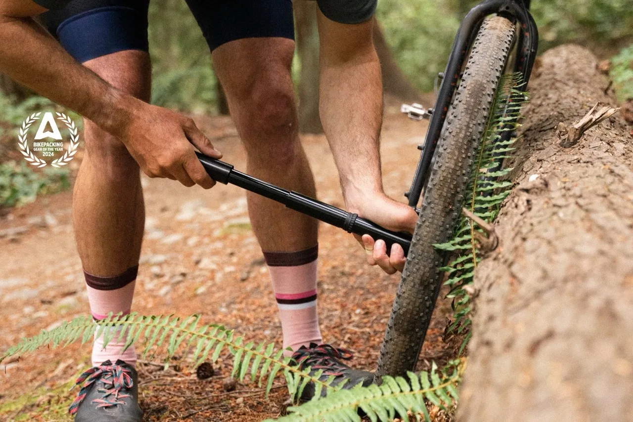 La aplicación 2.0 actualizada de presión de neumáticos de bicicleta Wolf Tooth Components combina con más tipos de neumáticos