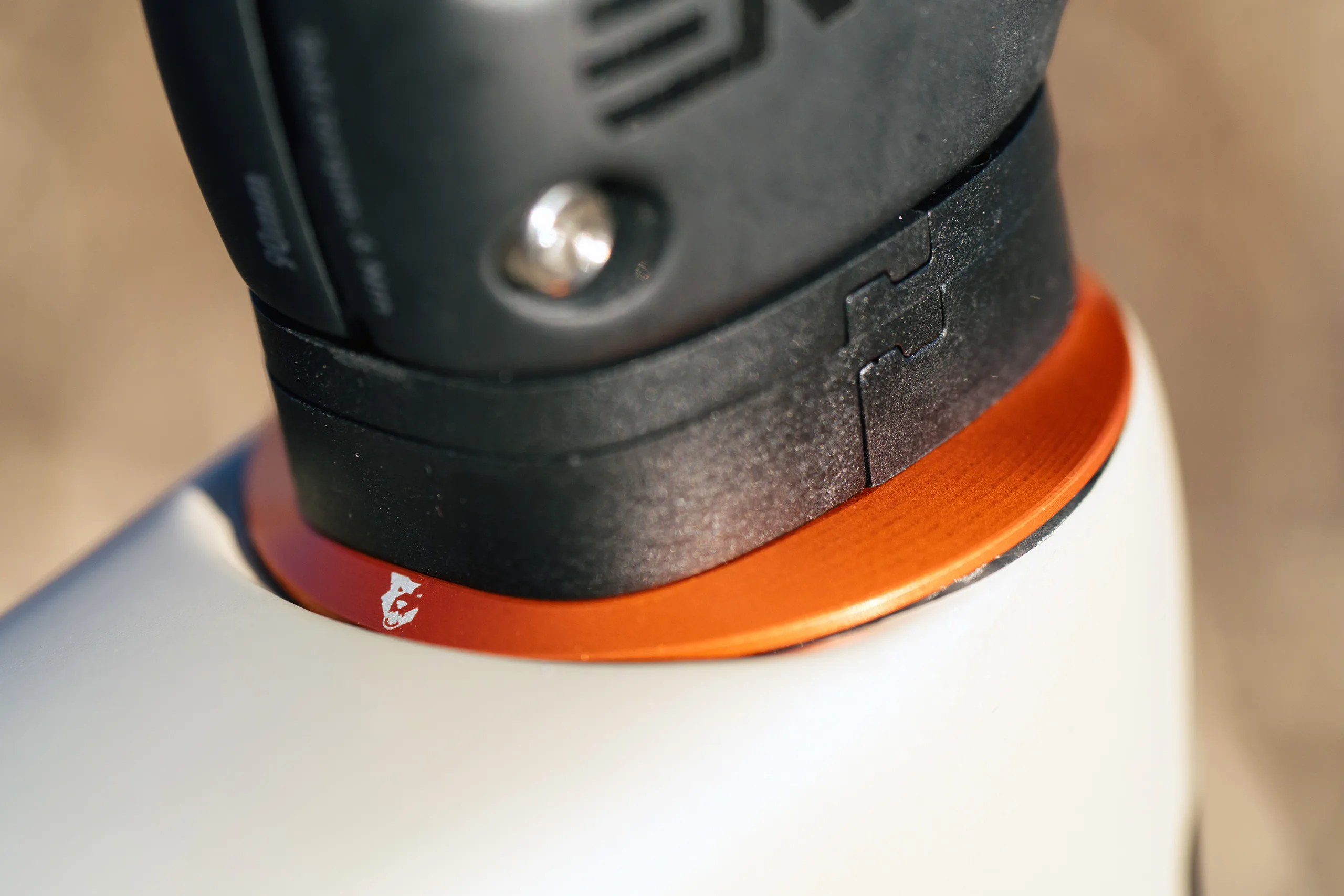 Wolf Tooth amplía las opciones de auriculares ENVE IN-Route con IS52