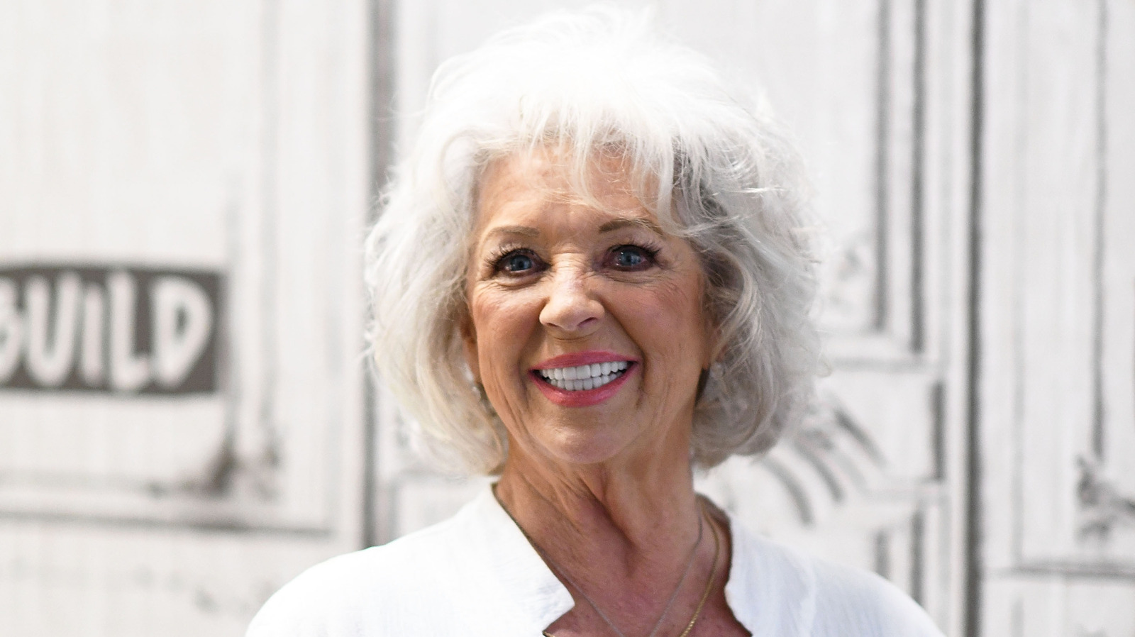 Hay razones por las que quizás no escuches mucho sobre Paula Deen