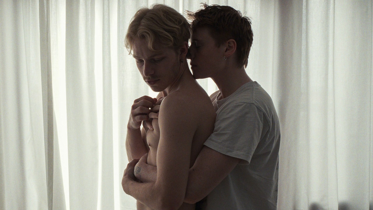 Tu guía para ver las mejores películas LGBTQ+ de Sundance 2025 desde casa