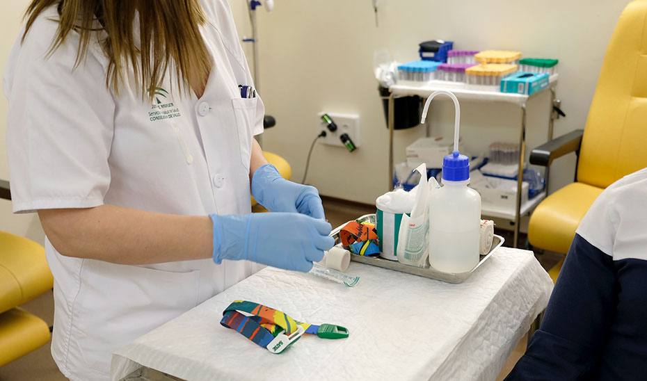 La ratio de enfermeras en Andalucía se eleva hasta 5,51 con 8.000 profesionales más desde 2018