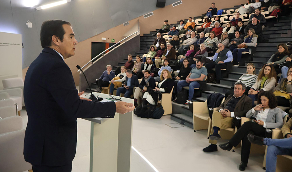 La Junta diseña un Plan Estratégico de mejora de las competencias de su personal ante el reto digital