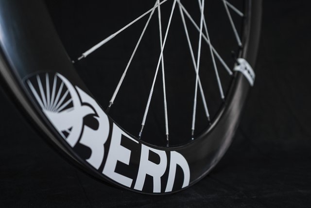 Berd Peregrine Aero Wheels – Speed ​​se encuentra con la amortiguación de vibraciones