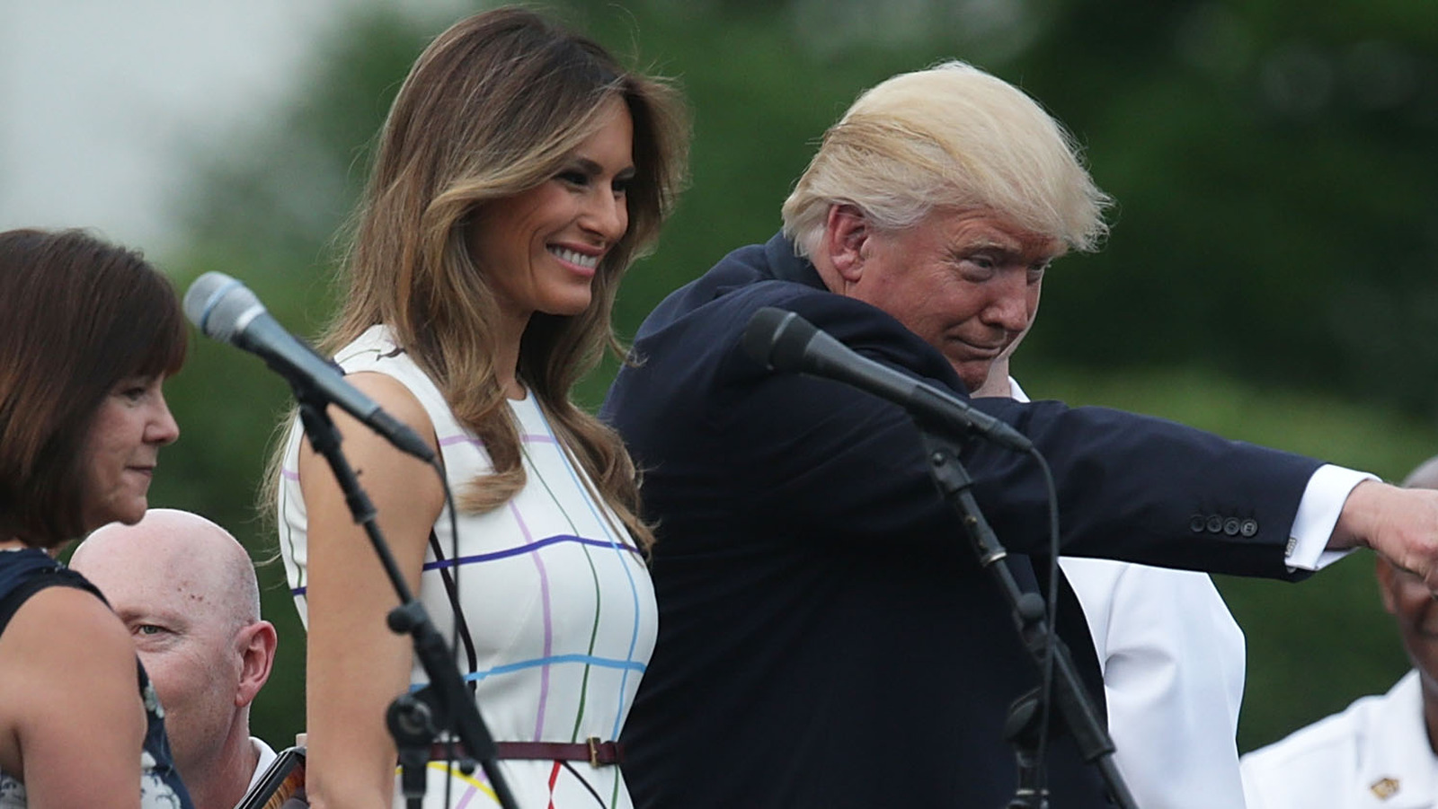 Atuendos inapropiados que no podemos creer que Melania Trump usara