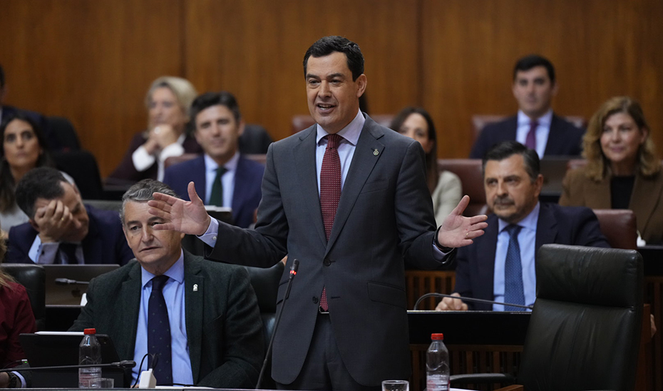 Moreno defiende los avances que se han logrado en materia de igualdad en Andalucía y aboga por luchar ante cualquier discriminación