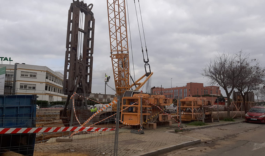 Comienza la colocación de las pantallas del túnel de la Línea 3 del Metro de Sevilla junto a la Ronda Urbana Norte