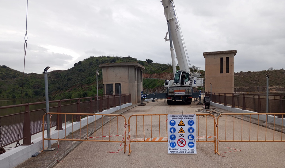 La Junta realiza obras en el embalse de Casasola para mejorar el control del caudal en el río Campanillas