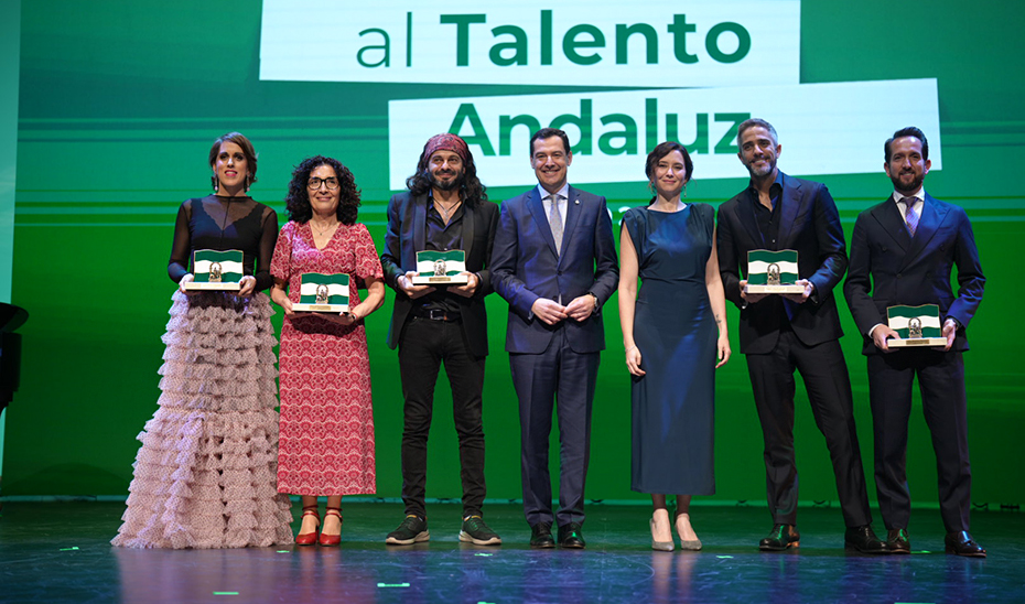 Moreno afirma que Andalucía no tiene límites: “Es una tierra extraordinaria de oportunidades y de firmes realidades”
