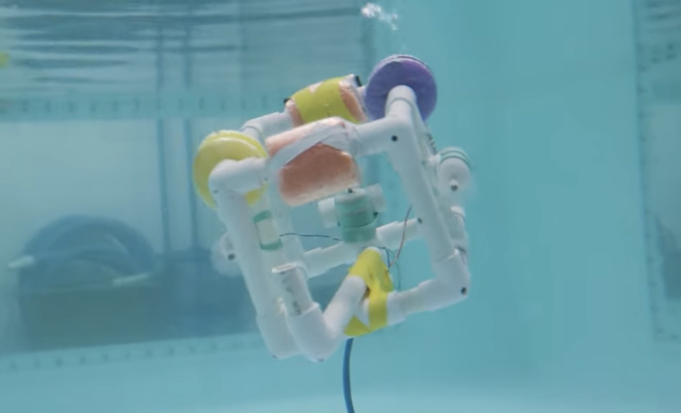 Seperch II presenta a los estudiantes la exploración de submarino Rov