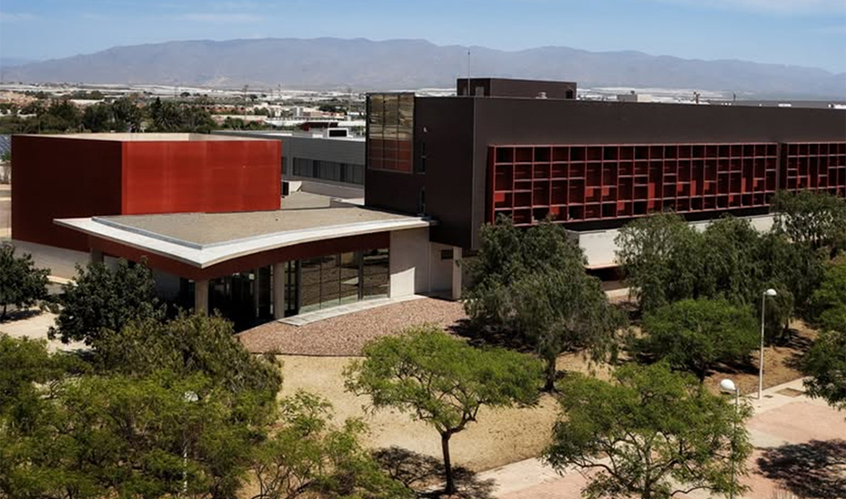 Andalucía cuenta en este curso universitario con un 30% más de plazas públicas de Medicina