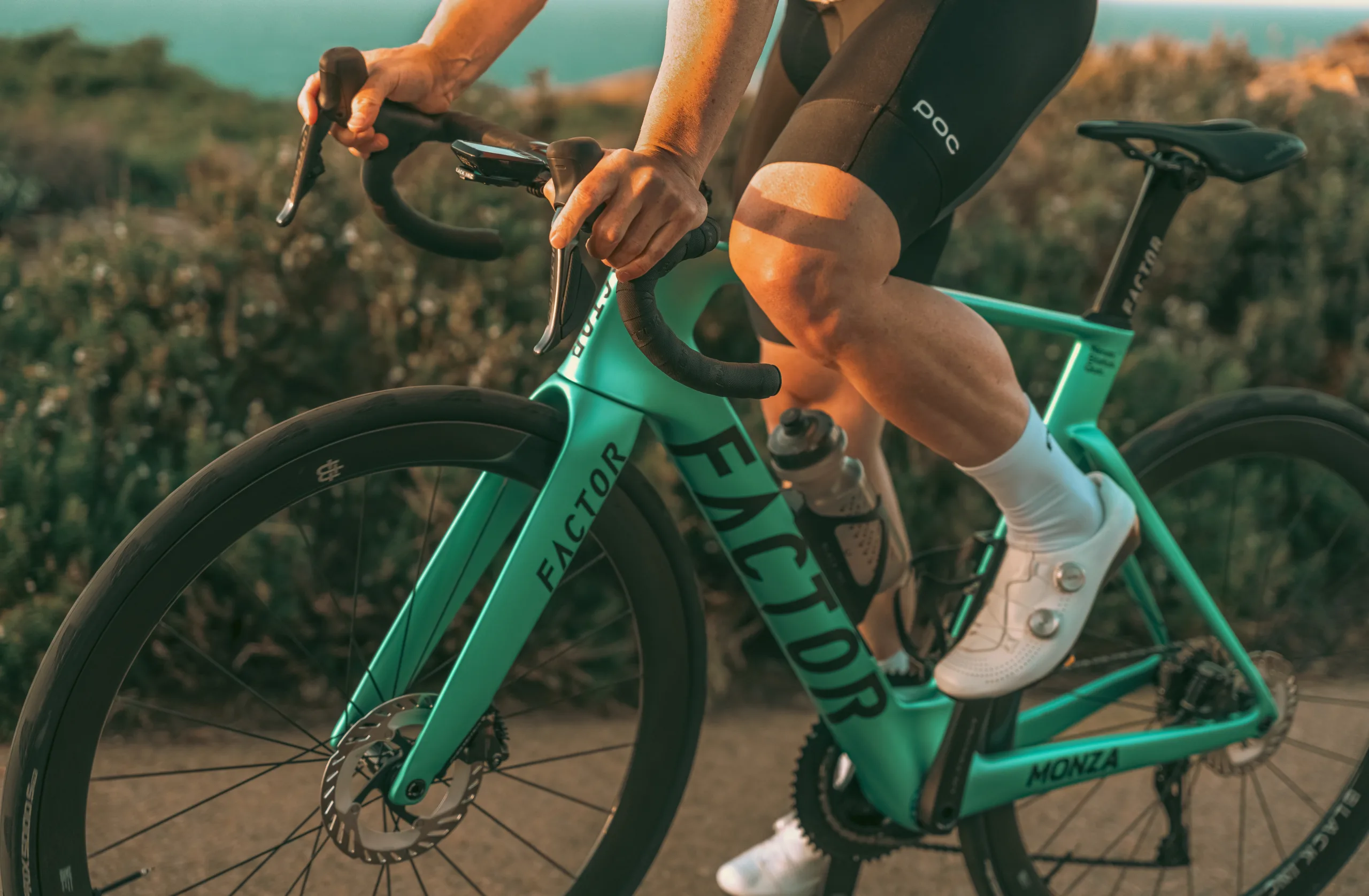 Primer vistazo: Factor Monza – WorldTour DNA, diseño amigo